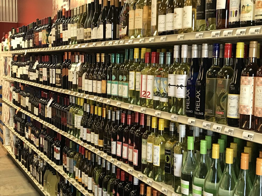 SMOKER FRIENDLY Updated August 2024 15 Photos 710 Diers Ave