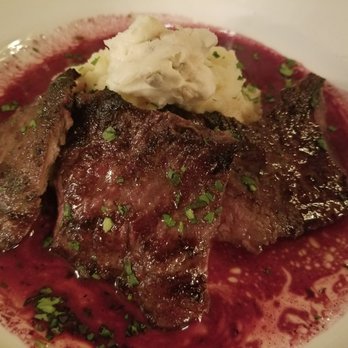 Sontuosa - Skirt streak in red wine with gorgonzola and pureed parsnips - Italian Near Me - Bryn Mawr, Pennsylvania