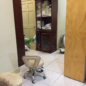 Nail Eagle - This place went from really nice to really crabby in no time. we waited 20 minutes and got broken chairs and a 'nice' few of the messy back! - Nail Salons Near Me - Marietta, Georgia