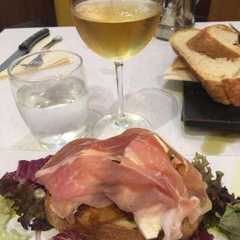 Da Trani - Tasty $6 Euro bruschetta of the day - Seafood Near Me - Rome, RM Da Trani - Tasty $6 Euro bruschetta of the day - Seafood Near Me - Rome, RM