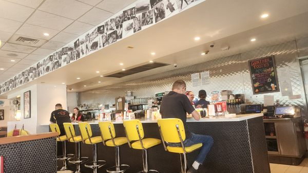 Gunther Toody's Diner by null