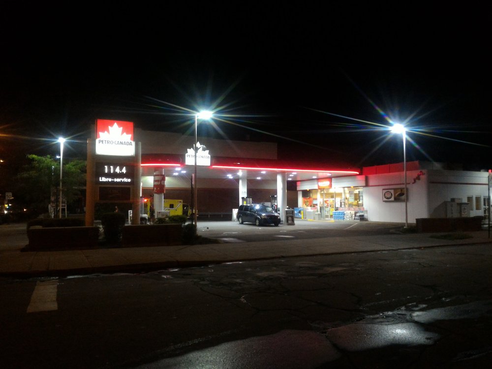 PETROCANADA Updated September 2024 6705 Rue SaintDenis, Montréal