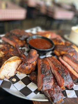 Armadillo Willy's BBQ by null