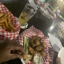 Dudley's Sports Bar and Grill - Bomb lemon pepper Traditional Wings 10 pc
