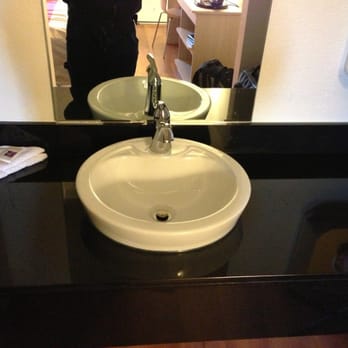 Motel 6 - Sink - Hotels Near Me - Hayward, California