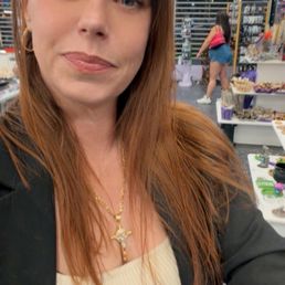 Me in the crystal shop! Me in the crystal shop!