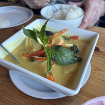 Bay View Thai Kitchen - Yellow curry - Thai Near Me - Depoe Bay, Oregon Bay View Thai Kitchen - Yellow curry - Thai Near Me - Depoe Bay, Oregon