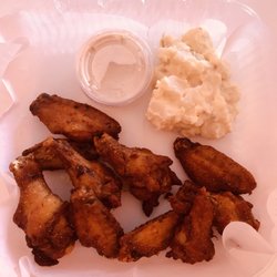 Wingopolis - Cajun and Lemony Lemon Pepper mix half and half with potato salad. (10 piece) Mmmm Hmmm