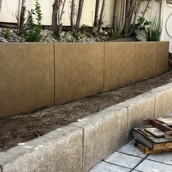 Cherokee Concrete - Concrete retaining wall dark brown