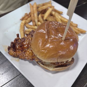 Porter's - Spicy Chicken Sandwich -- my son asked for mayo on the side for the fries ‍ - Salad Near Me - Springdale, Utah