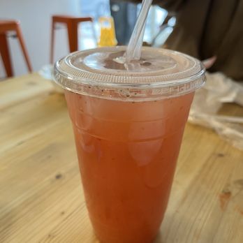 Papi Clary's Kitchen - Large Strawberry agua fresca ($4.50) - Asian Fusion Near Me - Concord, California