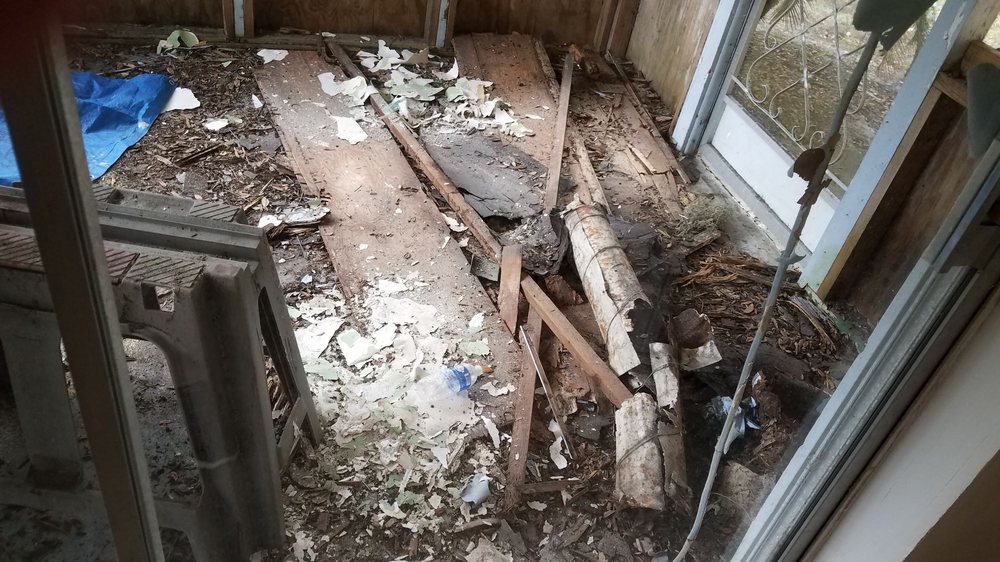 Slide of Curry's Roofing