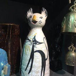 Obsessed with this cat pitcher