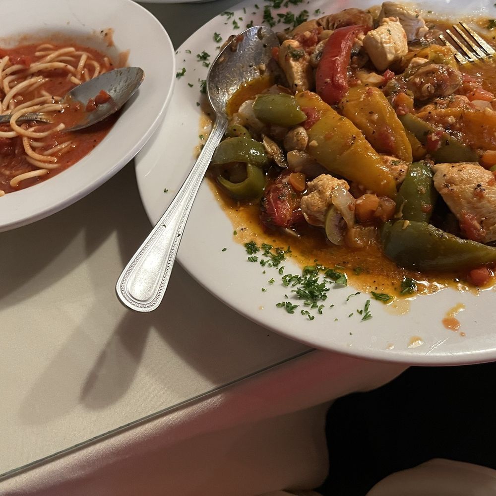 Piazza Gavi - Chicken Cacciatore very tasty - Italian Near Me - Tucson, Arizona Piazza Gavi - Chicken Cacciatore very tasty - Italian Near Me - Tucson, Arizona
