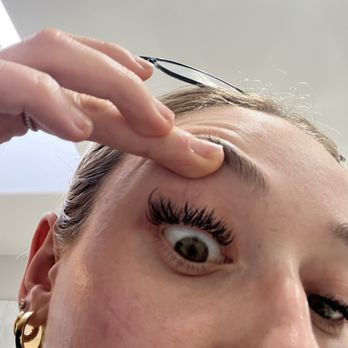 Vavi Lashes - Blunt with a weird thing sticking out bc apparently that is "cat eye" - Eyelash Service Near Me - Cypress , California Vavi Lashes - Blunt with a weird thing sticking out bc apparently that is "cat eye" - Eyelash Service Near Me - Cypress , California