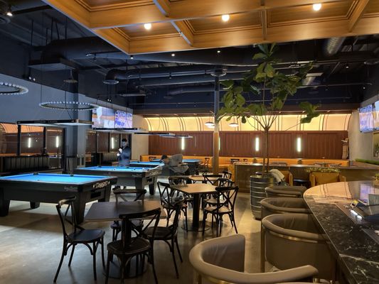 J Bar & Golf Lounge by null