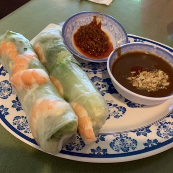 Pho Nam - Summer Rolls (goi cuon) with additional hot sauce and peanut sauce. Fresh made to order. - Vietnamese Near Me - Honolulu, Hawaii