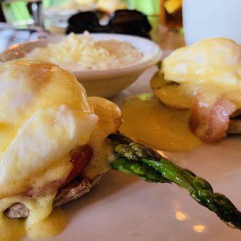 The Bistro at the Everett Hotel - Smokey Mountain Benedict w/ stoned ground grits :) - New American Near Me - Bryson City, North Carolina The Bistro at the Everett Hotel - Smokey Mountain Benedict w/ stoned ground grits :) - New American Near Me - Bryson City, North Carolina