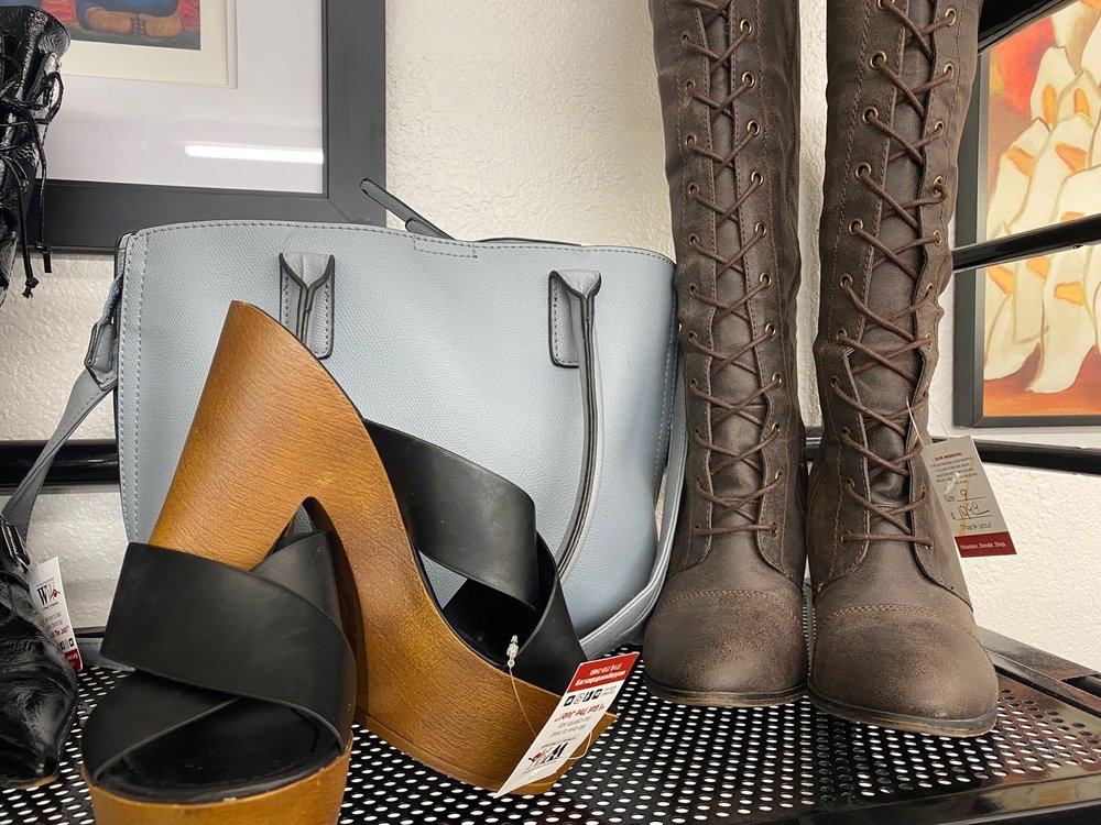 THE HANGER OUTLET COSTA MESA Updated May 2024 102 Photos 803 W