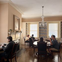 Chrystie House - Breakfast in the dinning room at Chrystie House B&B