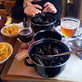 Le Falstaff - mussels & beers - Pubs Near Me - Paris, 75 Le Falstaff - mussels & beers - Pubs Near Me - Paris, 75