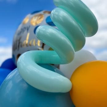 Balloona - Crazy tower - Balloon Services Near Me