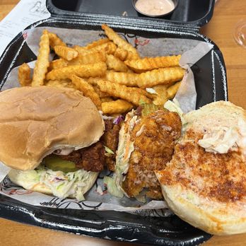 Drippin Chicken - 2 slider combo - medium - Chicken Shop Near Me - Tracy, California Drippin Chicken - 2 slider combo - medium - Chicken Shop Near Me - Tracy, California