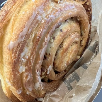 Handlebar Coffee Roasters - Cinnamon Roll! 3/5. Too many nuts. IG: @amei.eats - Coffee Roasteries Near Me - Santa Barbara, California