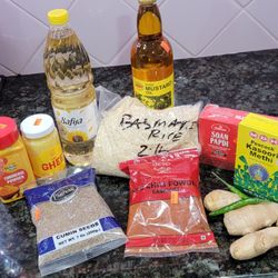 India Spice - Mustard Oil, Kashmiri Chili Powder, kasoori methi (Fenugreek Leaves), cumin seeds, sunflower oil, ginger, hot peppers, ghee, soan papdi