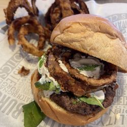Fuddruckers - Avocado Crunch burger and onion rings