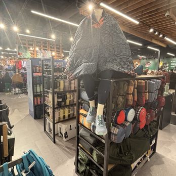 L.L. Bean - Outdoor Gear Near Me - Cranston, Rhode Island