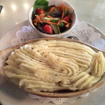Murphy's Bar & Grill - Shepherd's Pie at Murphy's! - Irish Pub Near Me - Honolulu, Hawaii