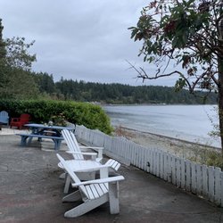 Bay Cottage Getaway - Patio