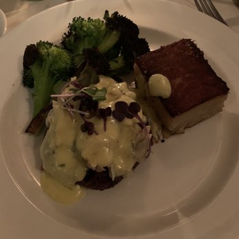 The Aviary - Filet mignon aka bomb.com - New American Near Me - Swansea, Massachusetts