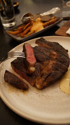 Black Cow Bistro by null