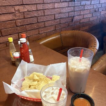 Mi Ranchitoo Taqueria - Agua de horchata, chips and salsa. - Mexican Near Me - Balch Springs, Texas Mi Ranchitoo Taqueria - Agua de horchata, chips and salsa. - Mexican Near Me - Balch Springs, Texas