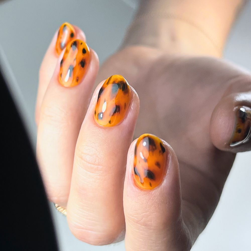 Nail Art Lounge Logo