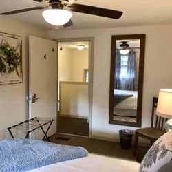 The Little Italy of Niagara Falls Bed & Breakfast - ROOM 4
