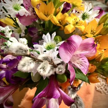 Klondyke Flowers - Florists Near Me - St. Albert, Alberta Klondyke Flowers - Florists Near Me - St. Albert, Alberta