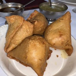 Samosas Samosas