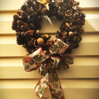 Turners Christmas Tree Farm - Front door wreath with spectacular bow from Turner Christmas Tree Farm - Christmas Trees Near Me - Havana, Florida Turners Christmas Tree Farm - Front door wreath with spectacular bow from Turner Christmas Tree Farm - Christmas Trees Near Me - Havana, Florida