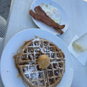 Another Broken Egg Cafe - Pumpkin Crunch Waffle - Cafes Near Me - Virginia Beach, Virginia
