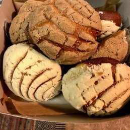 Fresh conchas! Fresh conchas!