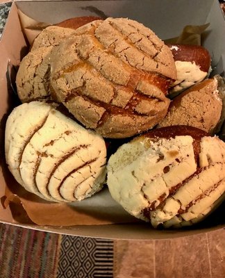 Pena's Bakery by null