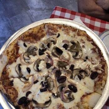 Brick and Brews - Pizza with mushrooms, onion & olives - Pizza Near Me - Magnolia, Texas
