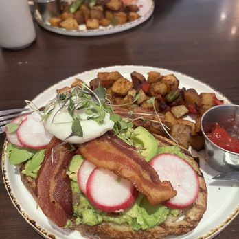 Jinky’s Cafe - Avocado Toast - Breakfast & Brunch Near Me - Los Angeles, California