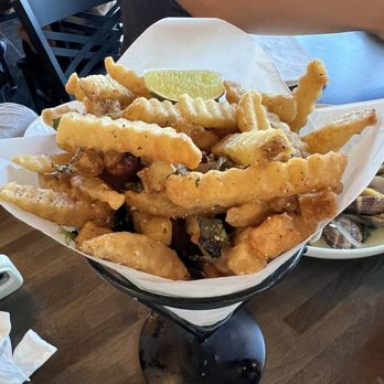 Amazing Basil - live clam！yummy！ - Asian Fusion Near Me - Fremont, California