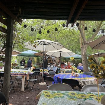 Cocinando Con Maria Tavares - Outdoor seating area - Mexican Near Me - Valley Center, California Cocinando Con Maria Tavares - Outdoor seating area - Mexican Near Me - Valley Center, California