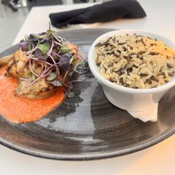 Kaluz - Fort Lauderdale - Grouper special with crab on top in spicy sauce. Chef's kiss!