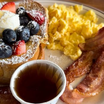 Pelton Cafe - French toast with berries, scrambled eggs and bacon - Breakfast & Brunch Near Me - San Leandro, California